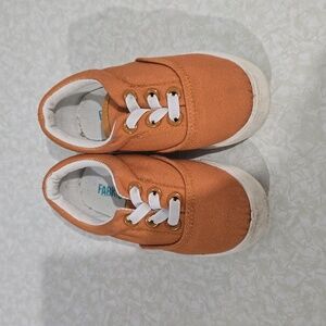 Fabkids tennis‎ shoes Size 7